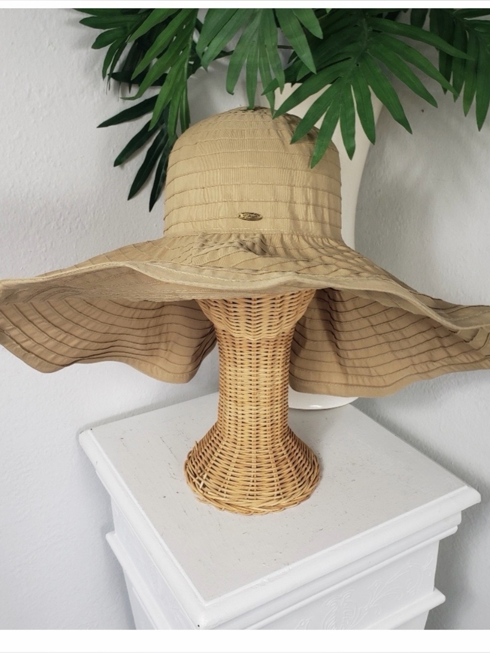 Scala BIG HUGE Tan Wired Cloth Packable Shapable 8 in. Brim 7 in. Diameter